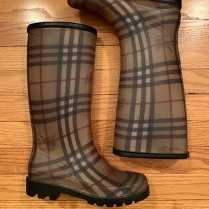 Burberry boots